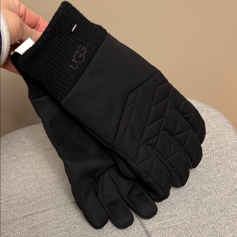 UGG Men's Quilted Black Gloves